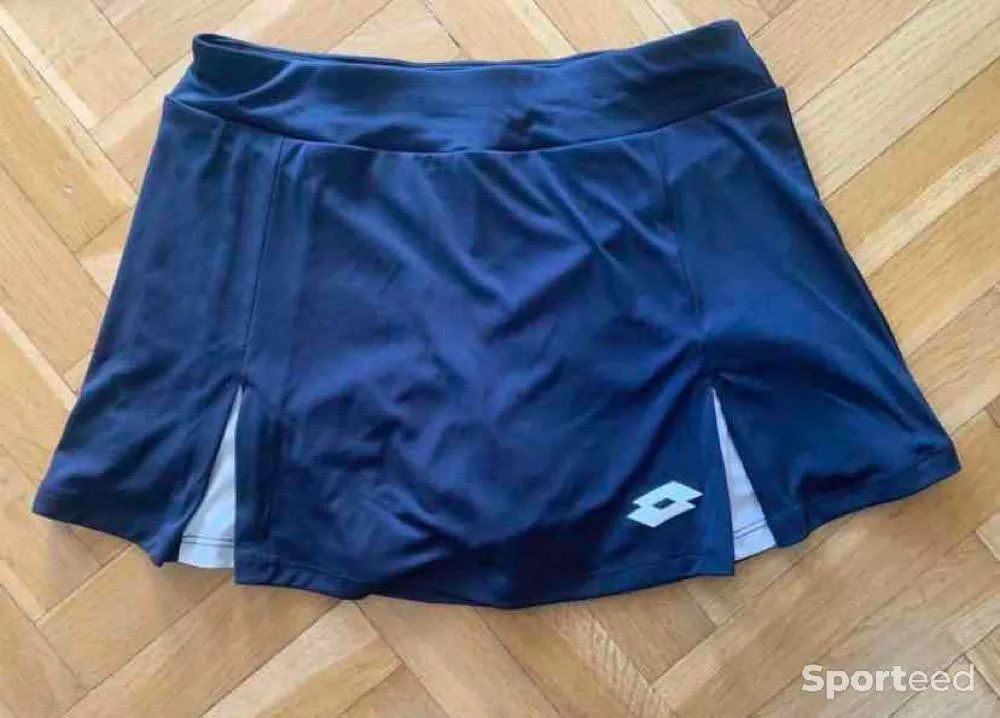 Ensemble tennis LOTTO neuf Ajouté le : 21/07/2022